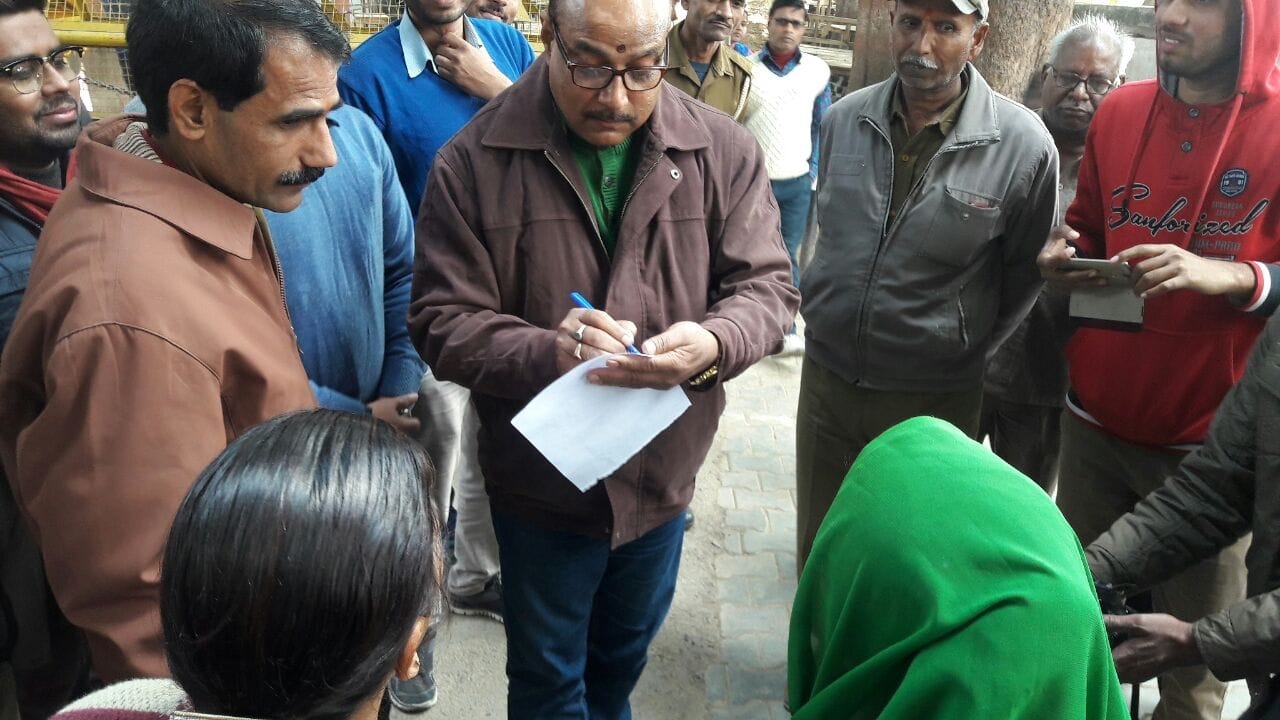 women's wandering for toilet in pm modi constituency varanasi 