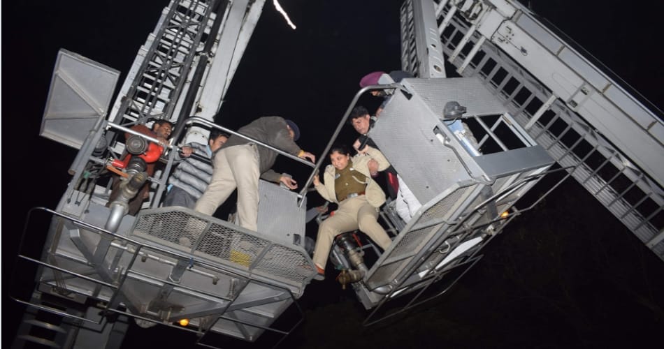 teachers climbed on tower ,punjab cm badal