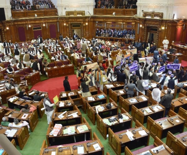  ruckus in Uttar Pradesh vidhanmandal.