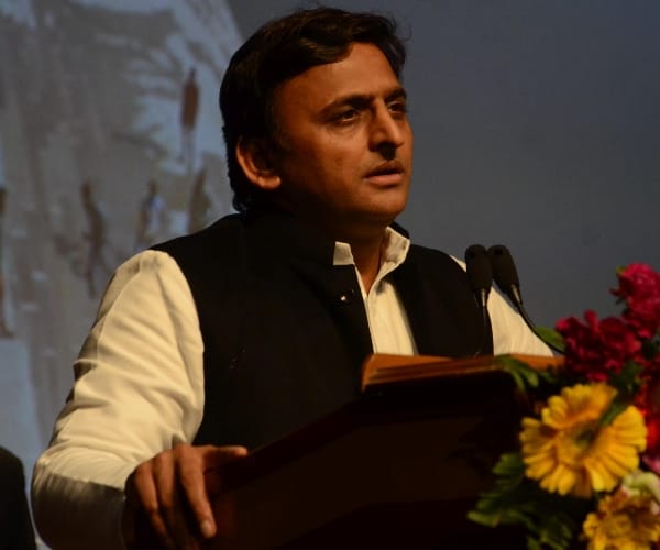 Hardik patel and akhilesh yadav target narendra modi.