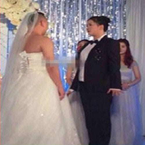 chinese bride asked groom to wear wedding gown