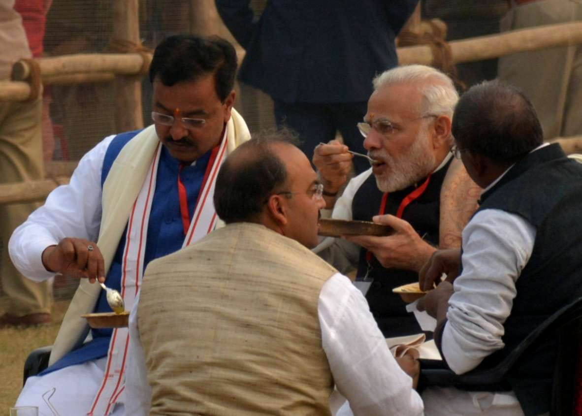 pm modi eat khichdi at varanasi visit