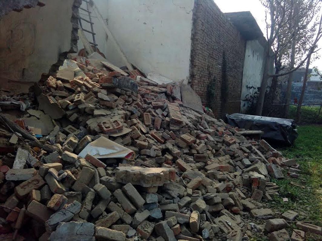 Allipur demolished houses in the village, people survived