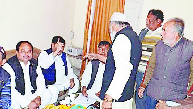 Congress officials embroiled
