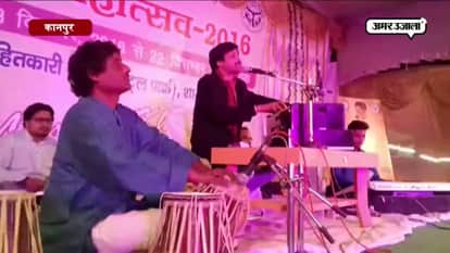Ias sing a song in khadi mahotsav in kanpur