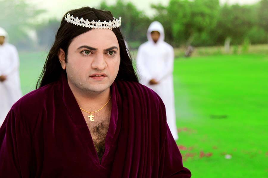 'Angel' fame Taher Shah leaves Pakistan after receiving death threats