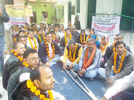 Demands fasting teacher