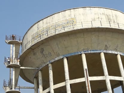 Girl came down with a tank mounted on a bottle of kerosene, police assured of action