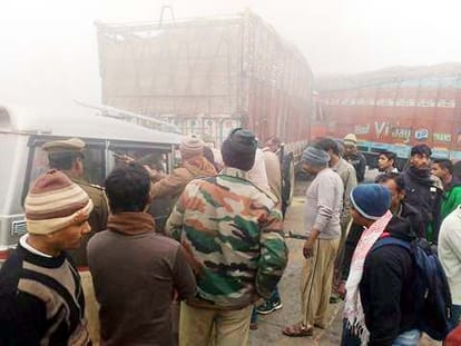 accident in fog kanpur