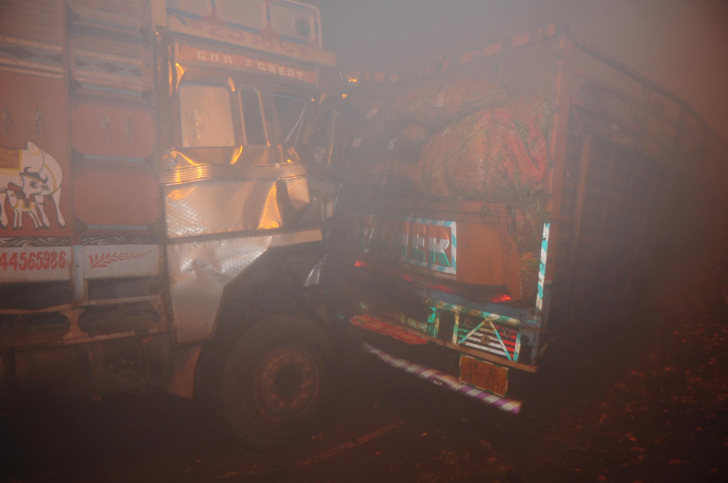 Accident on shaheed path in Lucknow.