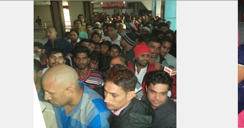 aamir khan big gift to mahavir phogat, 250 people watched dangal for free