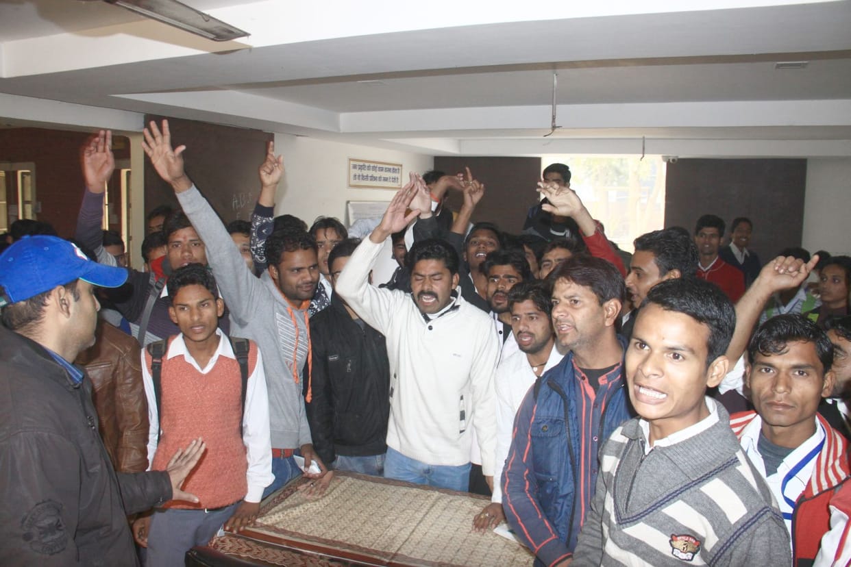 clash with principle in das college