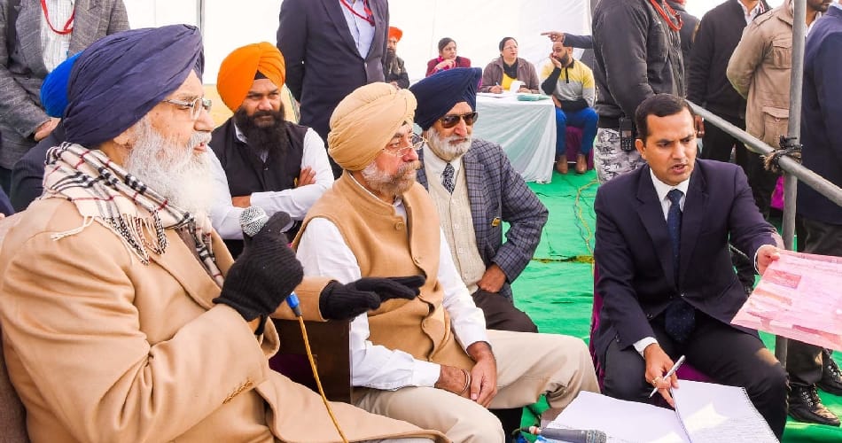 CM Parkash singh badal, punjab congress, captain amarinder singh