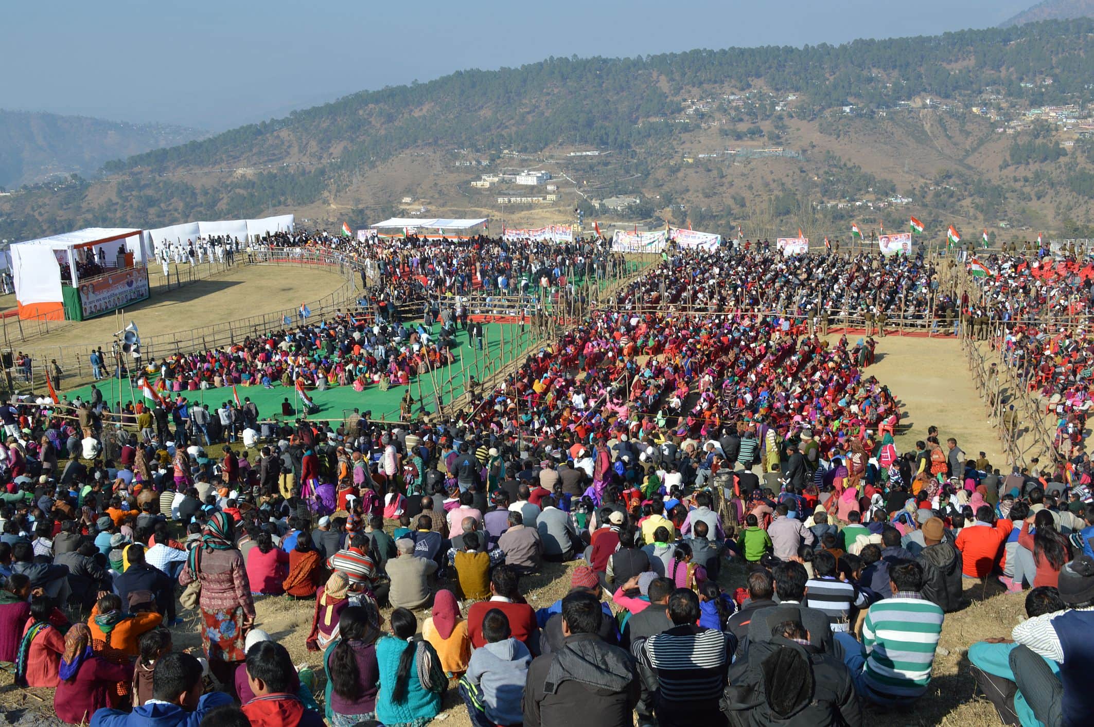 rahul gandhi almora rally photos.