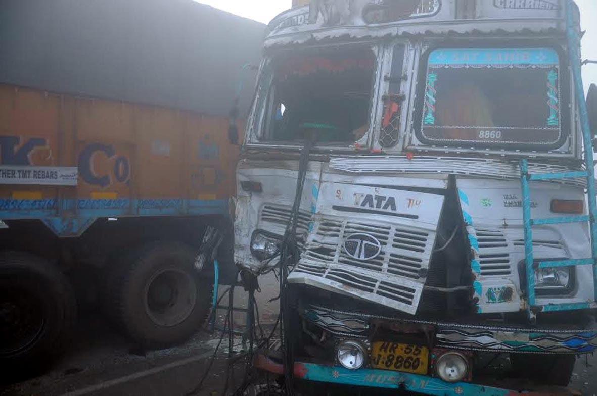 Fog made the call, hit the vehicle, killing five