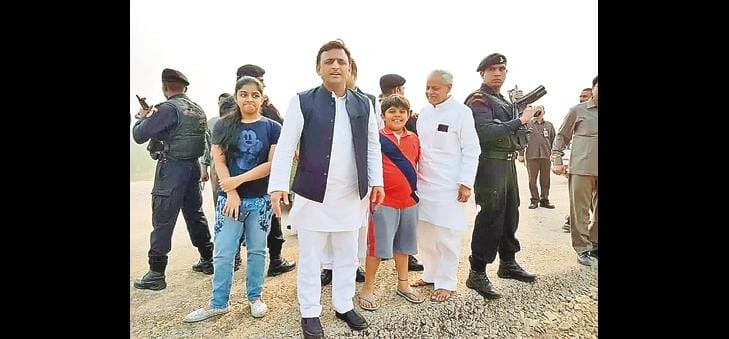 lucknow agra expressway opens for common public