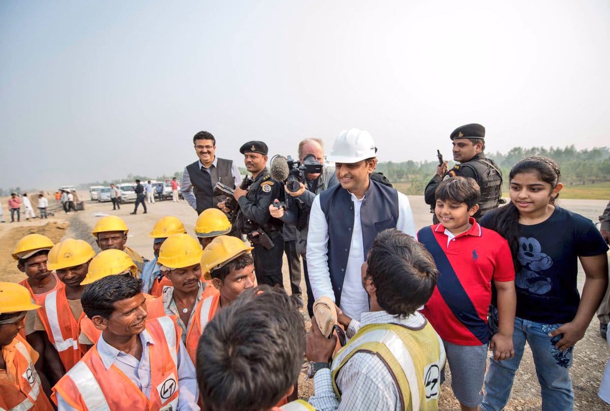 lucknow agra expressway opens for common public
