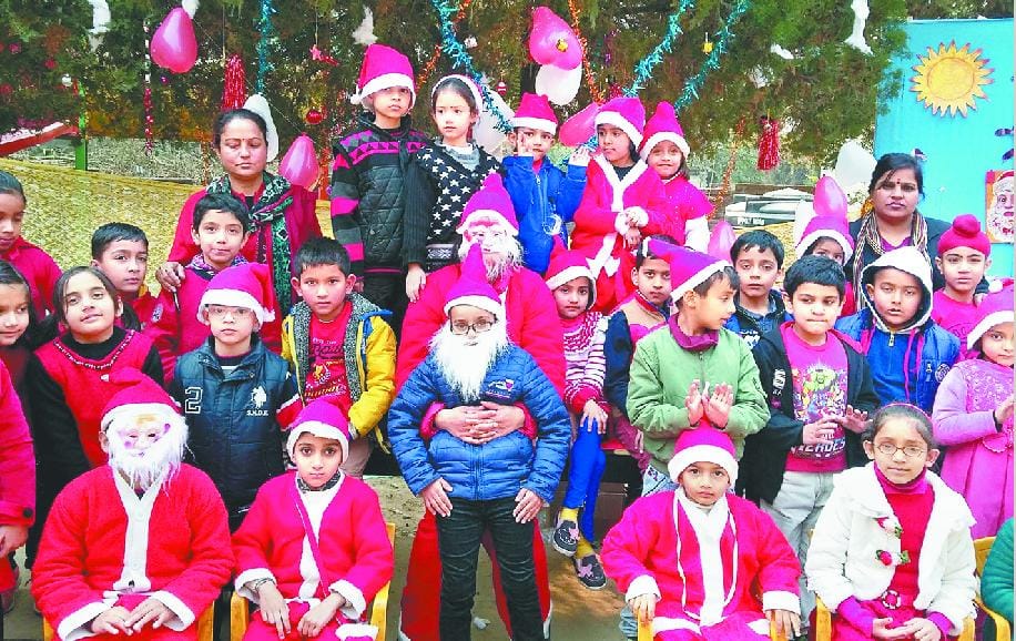 student celiverate krismas