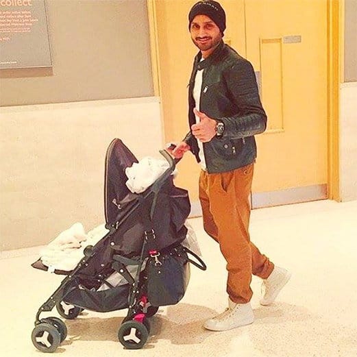 harbhajan singh and geeta basra with daughter hinaya at golden temple amritsar