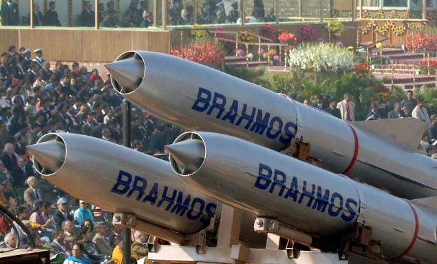 INDIA CAN DESTROY PAKISTANI NUCLEAR WEAPON IN SECONDS