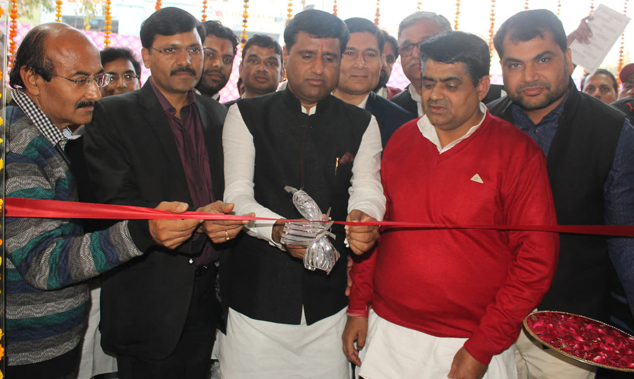 Minister juice replenished angry farmers