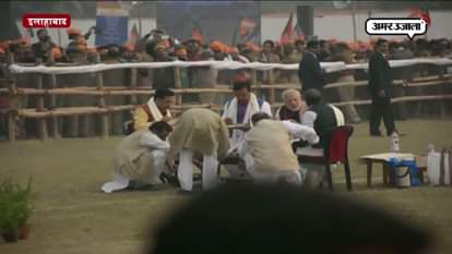 PM IN VARANASI...DISCUSSED WITH BOOTH LEVEL VOLUNTEERS 