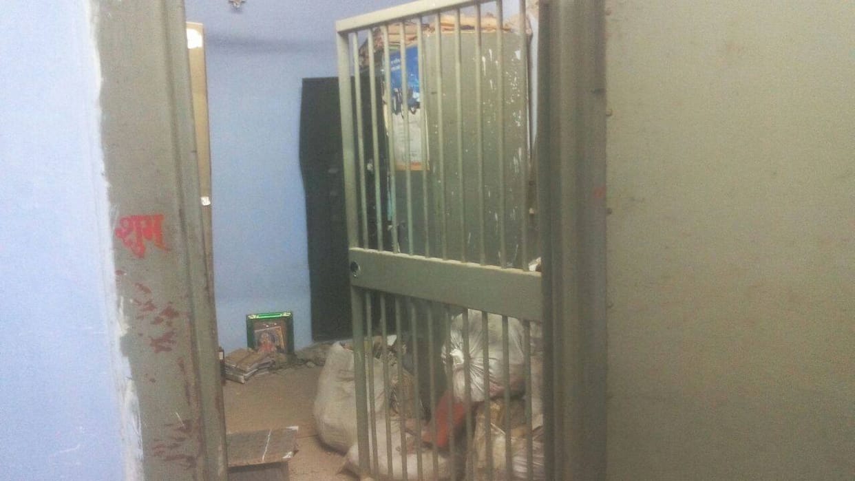 thievery of 35 lakh in canara bank branch at charkhi dadri of haryana, new and old currency robbed