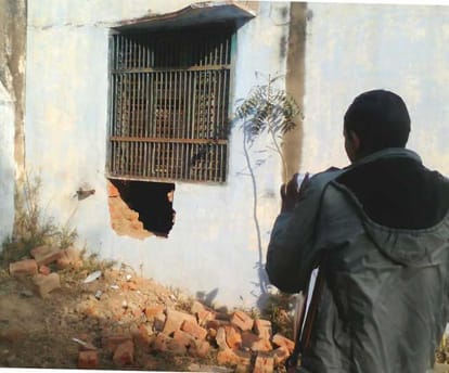 thievery of 35 lakh in canara bank branch at charkhi dadri of haryana, new and old currency robbed