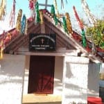क्रिसमस पर सजे चर्च