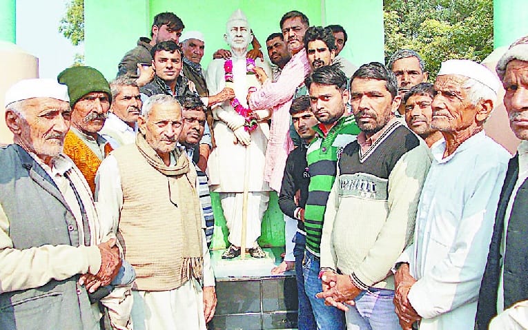 Paid great tributes to Chaudhary