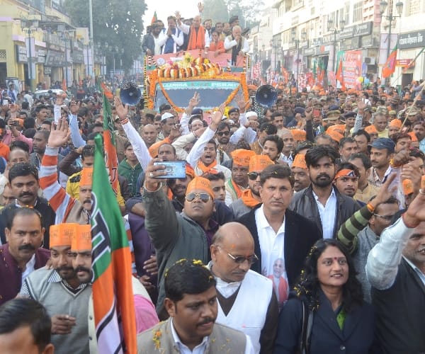 BJP parivartan yatra ends with road show in Lucknow.