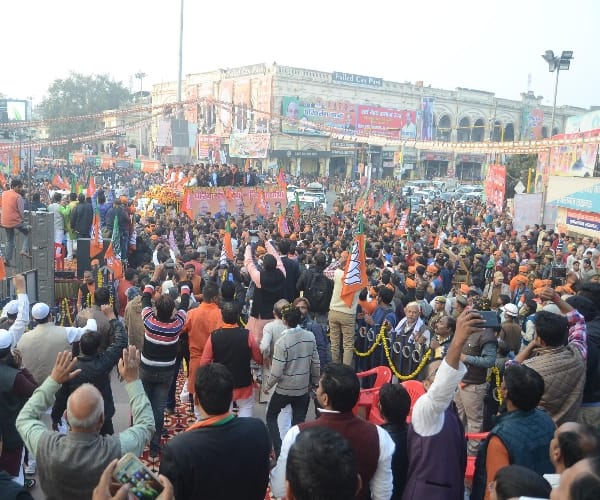 BJP parivartan yatra ends with road show in Lucknow.