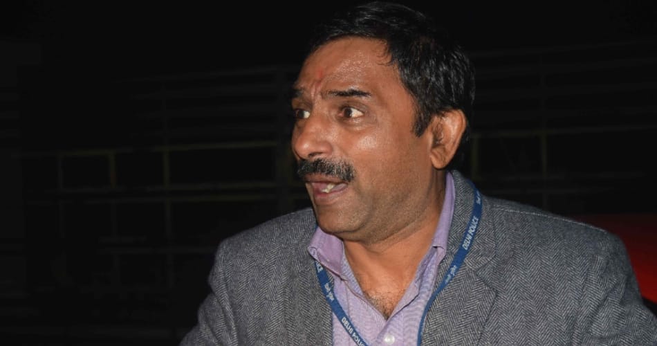 delhi police acp vijay tomar got emotional in media interaction, harassment daughter in college 