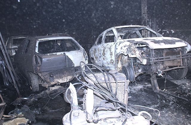 fire at the workshop, four cars dameged