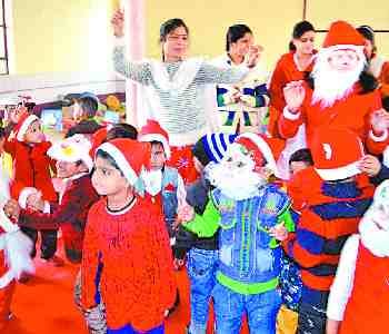 Christmas colors scattered in schools