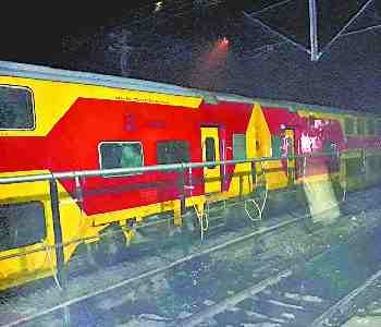 Now let's enjoy the double-decker AC Chaircar