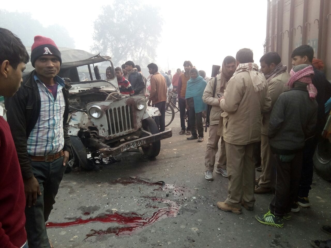 Bhadohi-babatpur route major accident, two killed, five injured