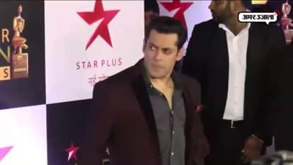 HAVE A LOOK....WHO REPLACED SHAHRUKH KHAN TO RANK IN THE TOP SPOT IN FORBES