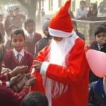 क्रिसमस आज, प्रभु यीशु की अगवानी के लिए सजे चर्च