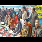 नरैनी क्षेत्र के बरछा डड़िया गांव में खुली बैठक में डीएम, एसपी, सीडीओ, सीएमओ