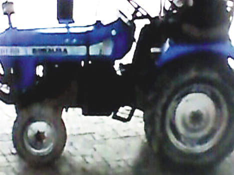 Throwing skunk took away the tractor driver