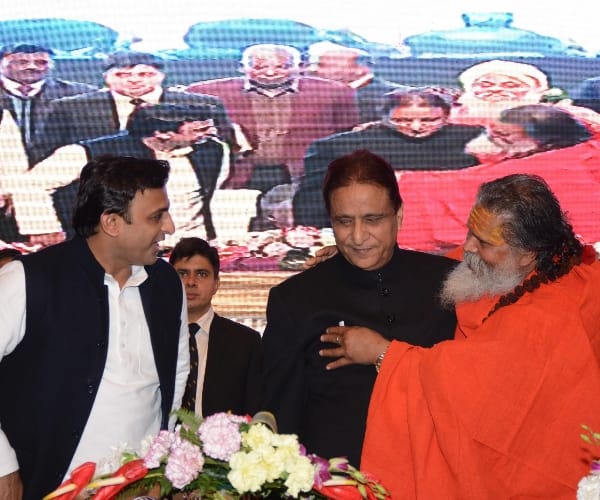  saints in lokbhawan in a   programme.