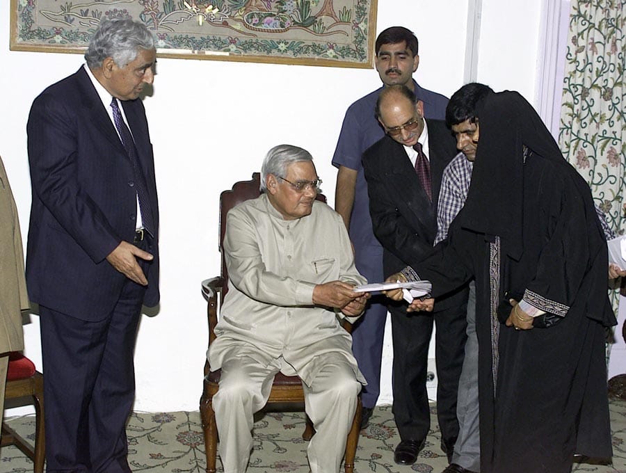 7 REASONS WHICH WILL PROVE WHY ATAL JI COULD SOLVE KASHMIR ISSUE