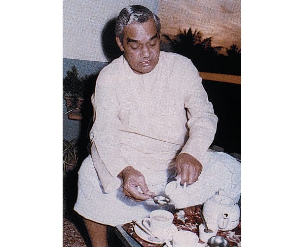 7 REASONS WHICH WILL PROVE WHY ATAL JI COULD SOLVE KASHMIR ISSUE