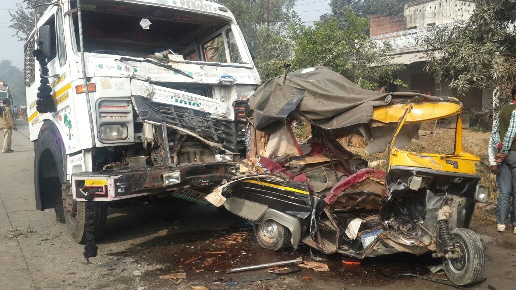  two were dead in road accident