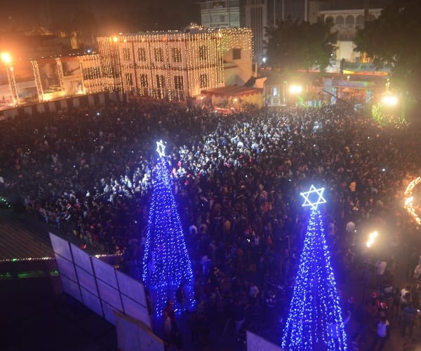 People celebrate christmas in Lucknow.