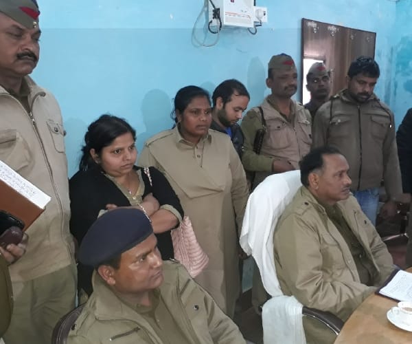 A builder's wife kidnapped a child.