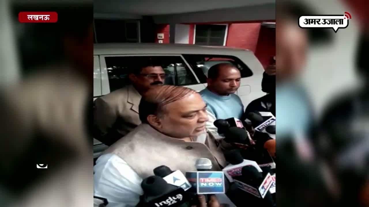मीडिया के सामने आए यूपी के भगोड़ा मंत्री, कहा जेल जाने से नहीं डरता