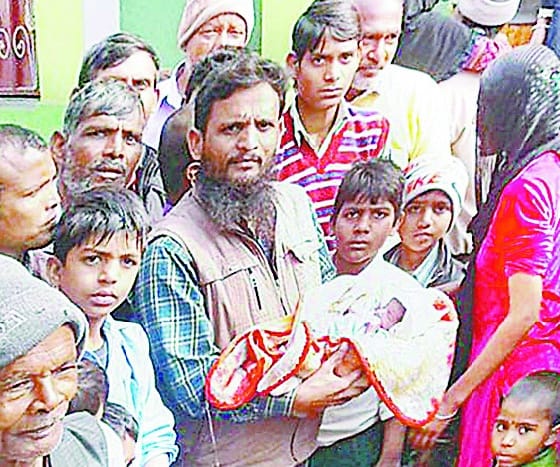 Newborn baby found crying on the way