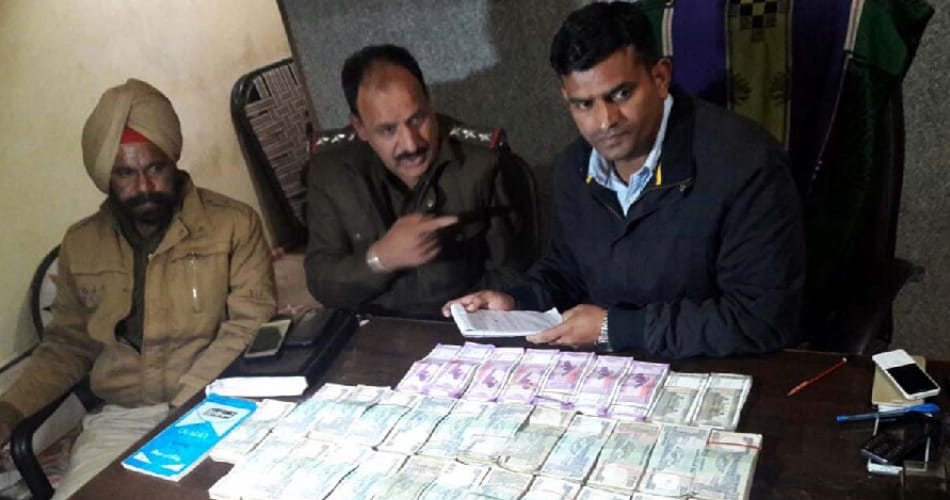 2000 rupee note found with old currency at shahabad of haryana, two boys arrested